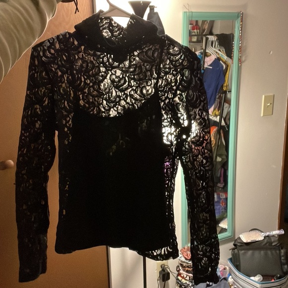 Layered long sleeve lace top - Picture 3 of 8